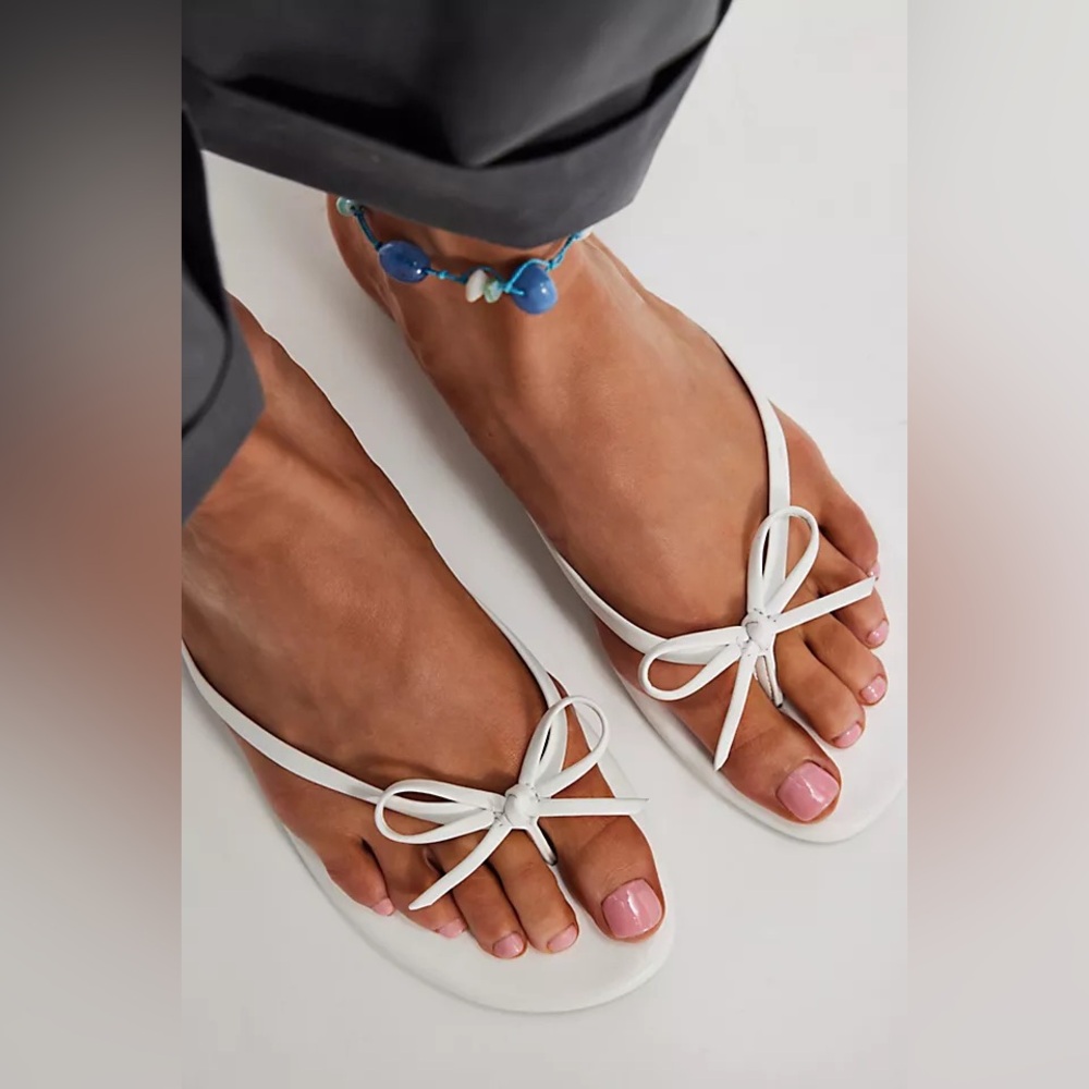 Seychelles Miley Bow Sandals in White size 8